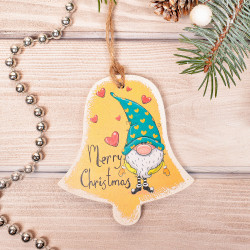 Новорічна іграшка "Merry Christmas", гномик у зеленій шапочці у сердечках, форма - дзвіночок 